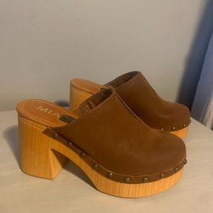 Mia mule shoe